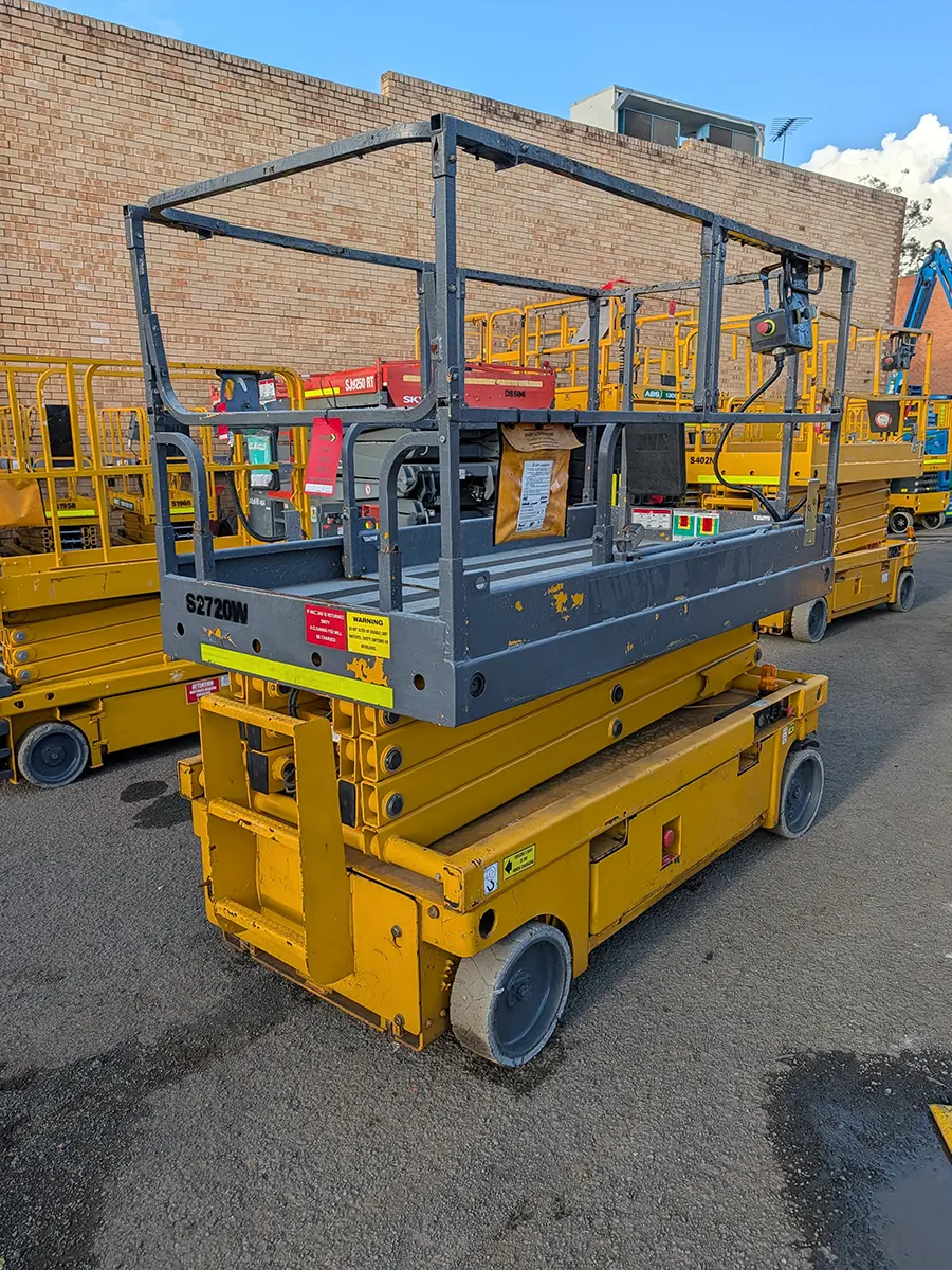 Haulotte 10m Electric Scissor Lift (S2720W) 3 Haulotte 10m Electric Scissor Lift (S2720W)
