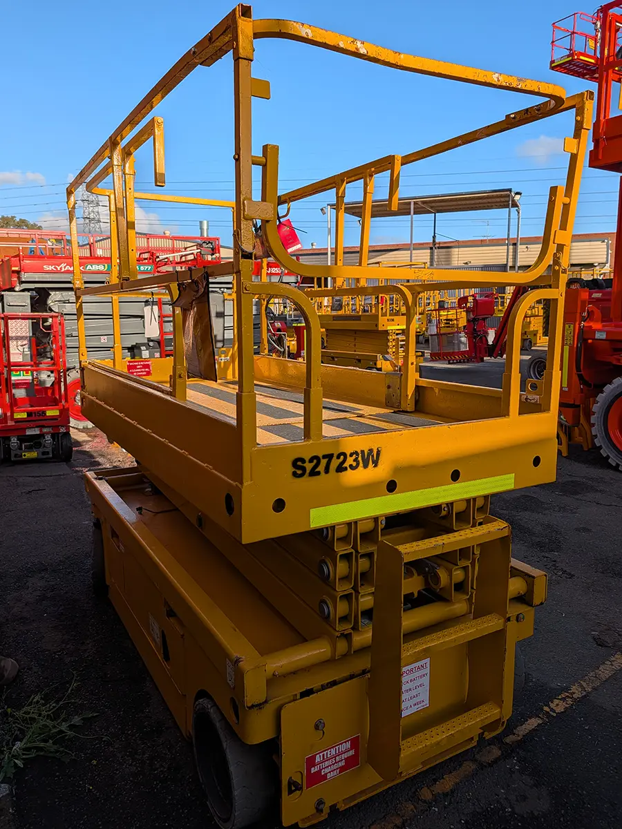 Haulotte 10m Electric Scissor Lift (S2723W) 3 Haulotte 10m Electric Scissor Lift (S2723W)