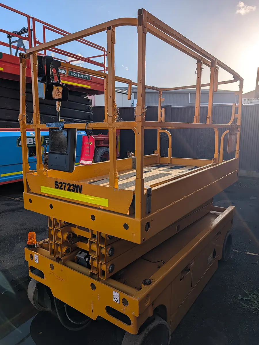 Haulotte 10m Electric Scissor Lift (S2723W) 4 Haulotte 10m Electric Scissor Lift (S2723W)