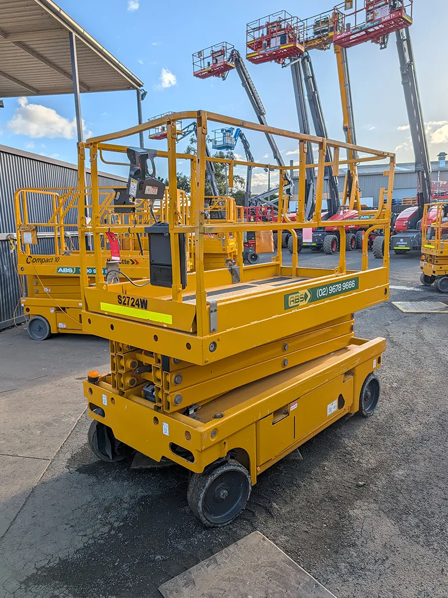 Haulotte 10m Electric Scissor Lift (S2724W) 2 Haulotte 10m Electric Scissor Lift (S2724W)