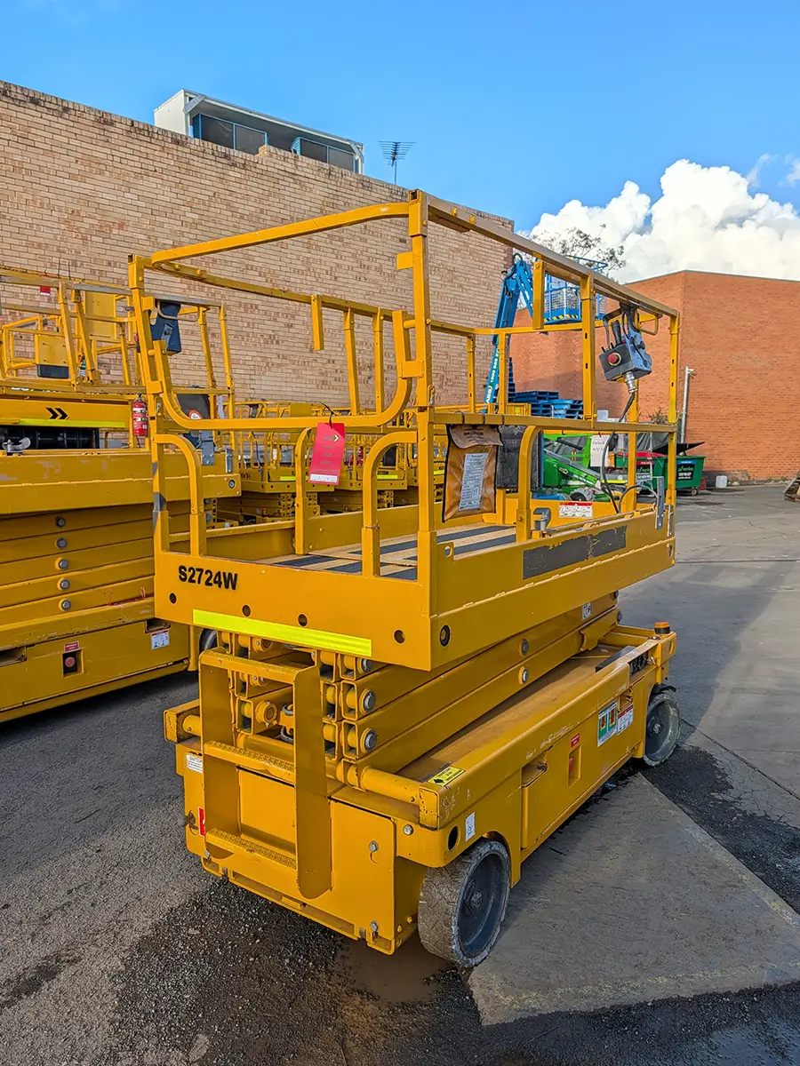 Haulotte 10m Electric Scissor Lift (S2724W) 4 Haulotte 10m Electric Scissor Lift (S2724W)
